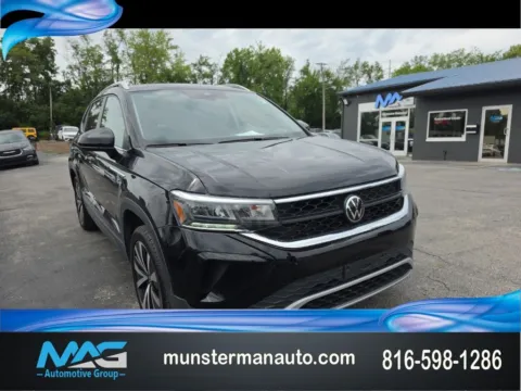 Black 2024 Volkswagen Taos 1.5T SE for sale in Blue Springs, MO