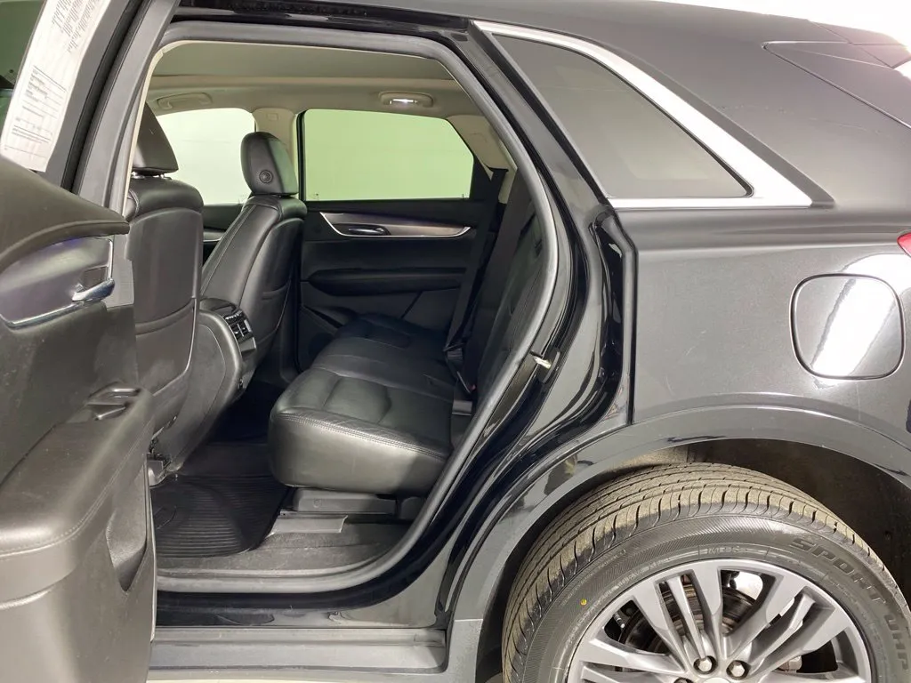 Cadillac XT5 photo 32