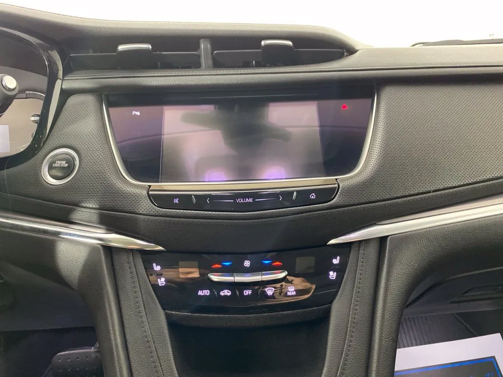 Cadillac XT5 photo 18