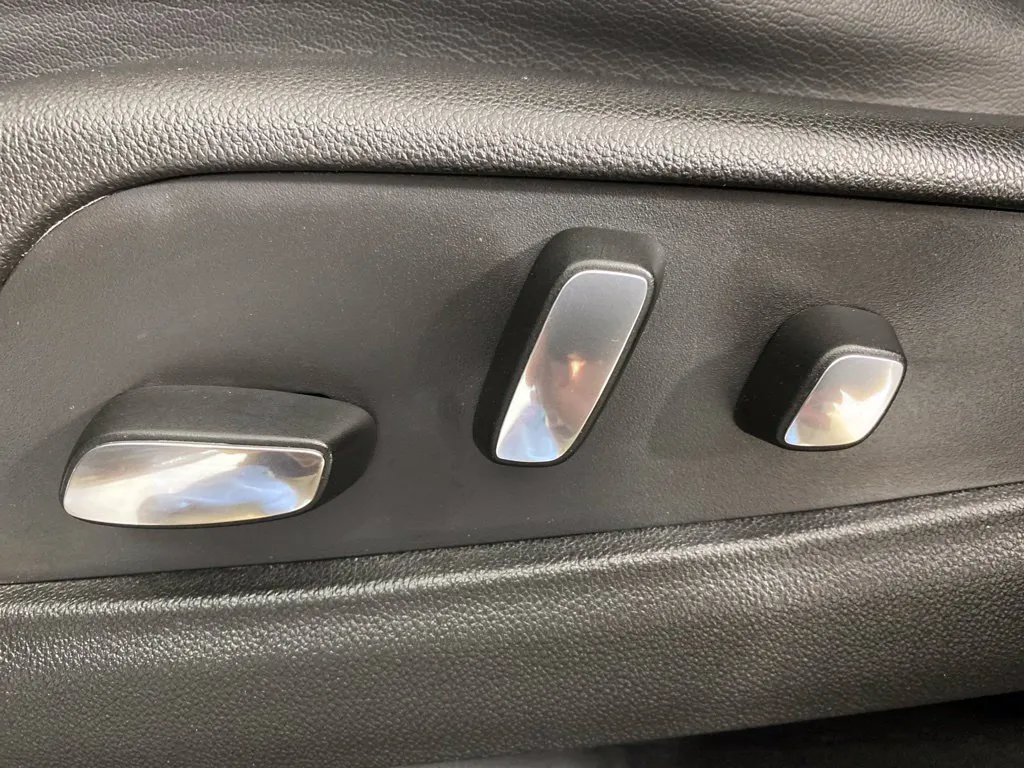 Cadillac XT5 photo 13