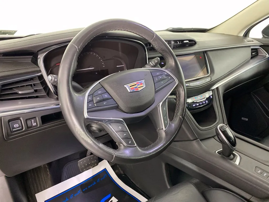 Cadillac XT5 photo 11