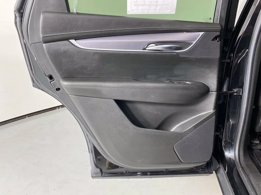 Cadillac XT5 photo 33