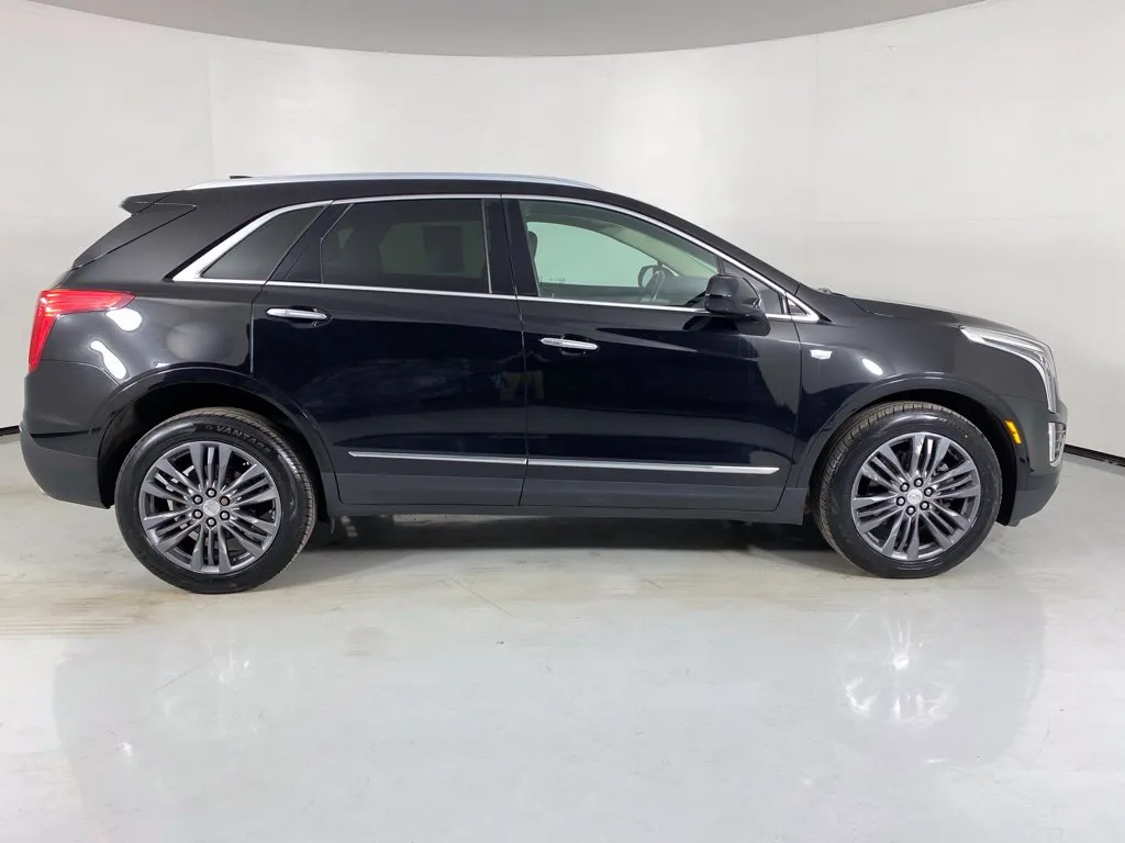 Cadillac XT5 photo 8