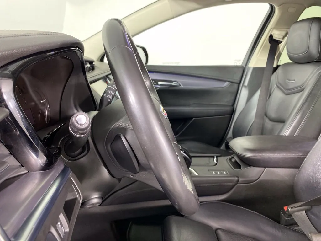 Cadillac XT5 photo 31