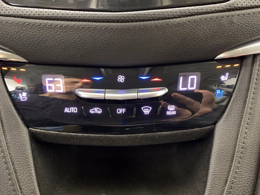 Cadillac XT5 photo 23