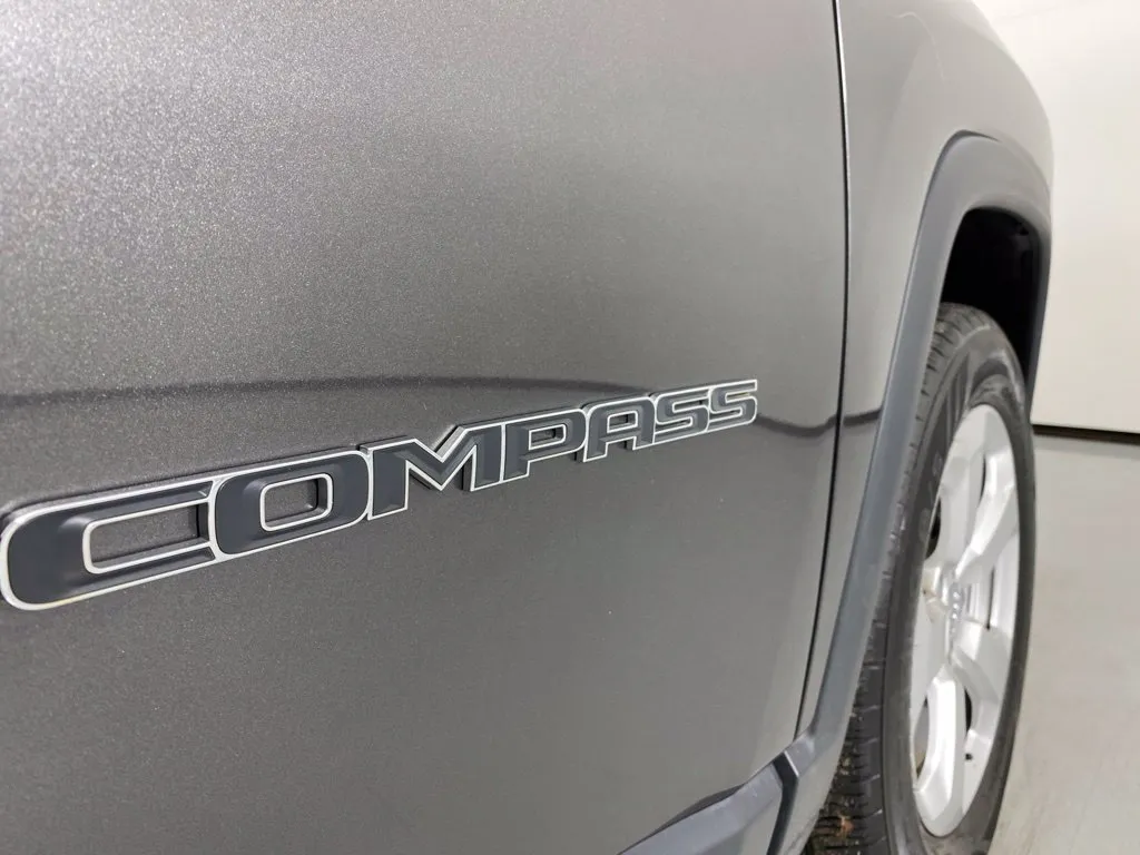Jeep Compass photo 9