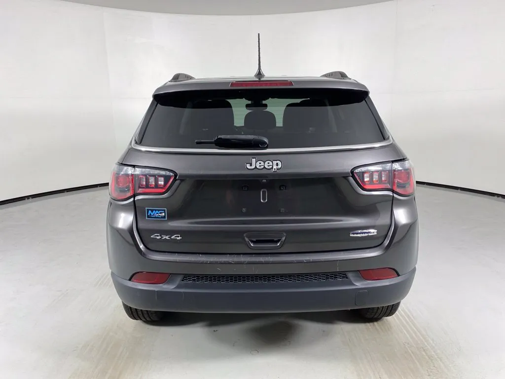 Jeep Compass photo 6
