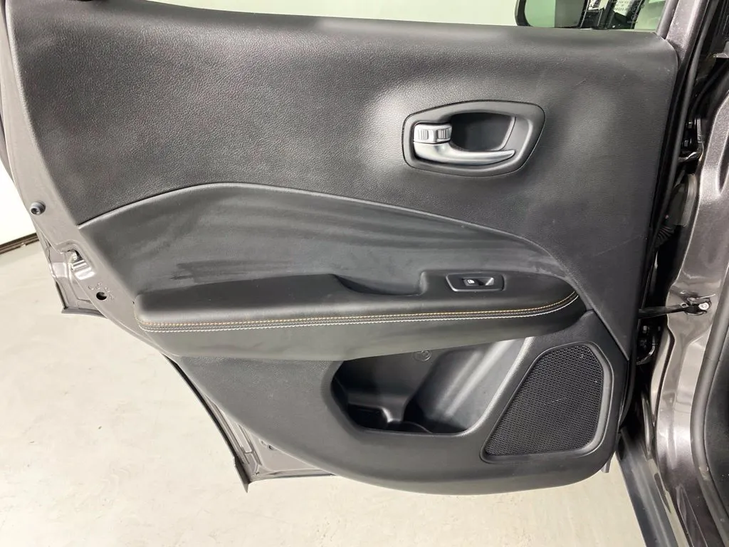 Jeep Compass photo 39