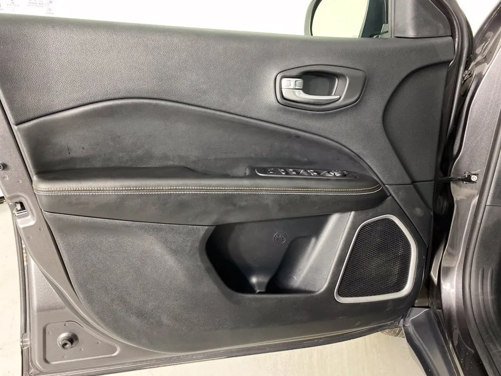 Jeep Compass photo 16