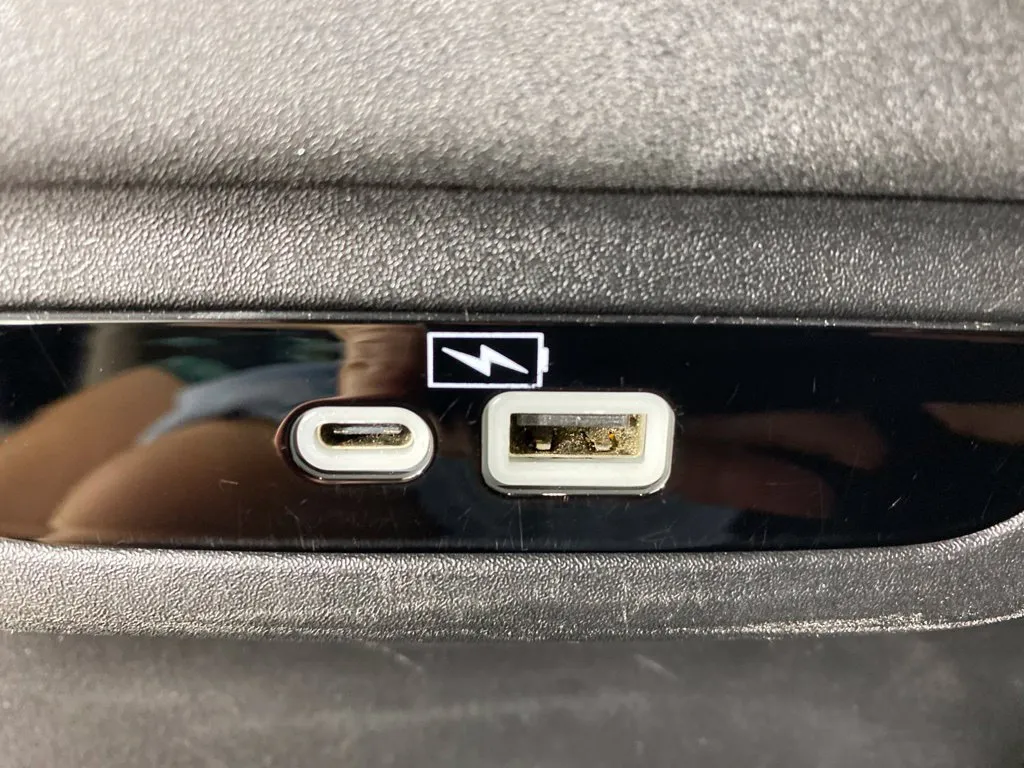 Chrysler Pacifica photo 34
