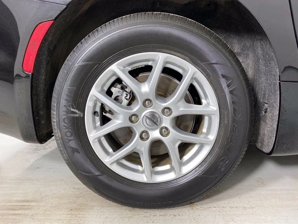 Chrysler Pacifica photo 10