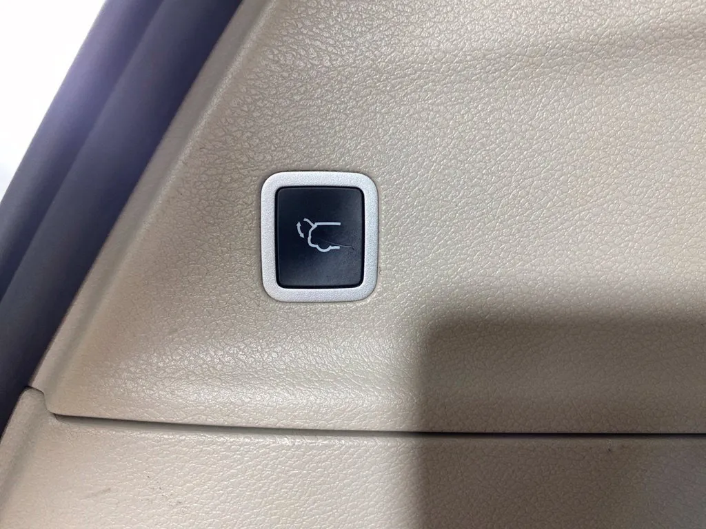 Chrysler Pacifica photo 37
