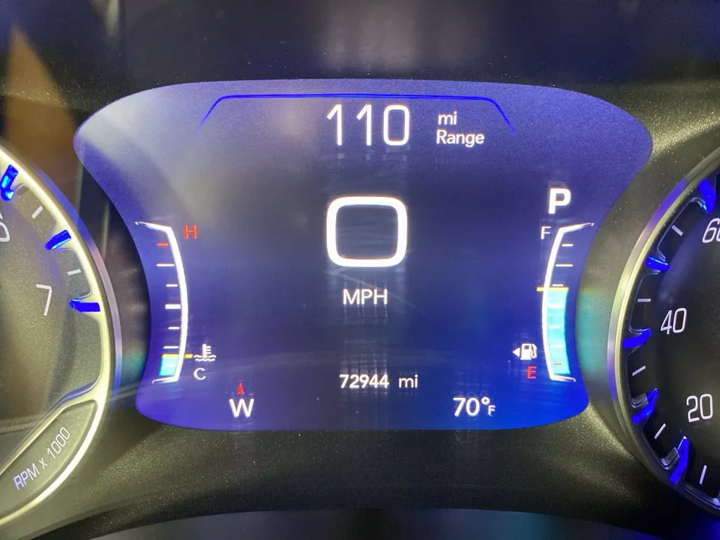 Chrysler Pacifica photo 27