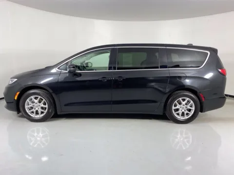 More photos of 2023 Chrysler Pacifica Touring L at MAG Auto - Munsterman Automotive Group, MO