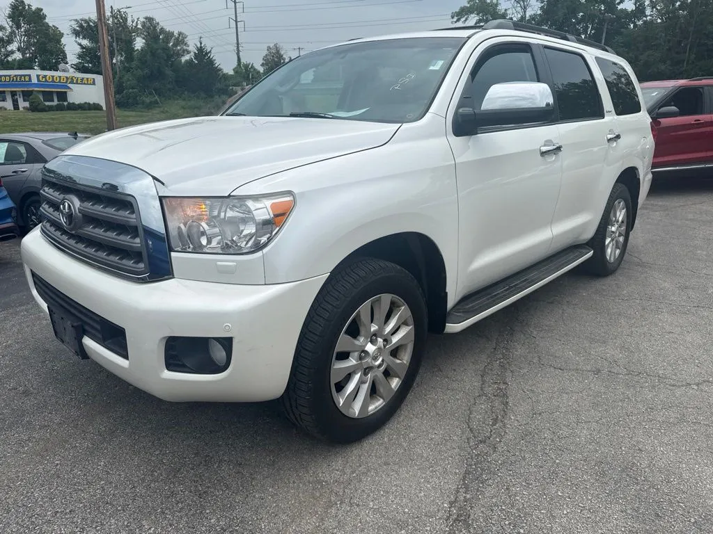 Toyota Sequoia photo 2