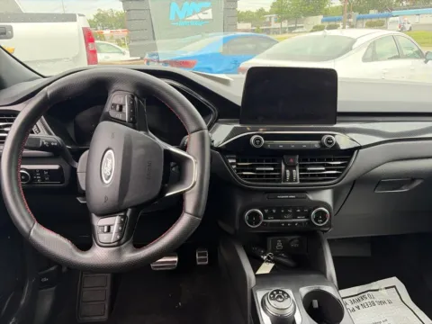 More photos of 2024 Ford Escape Hybrid ST-Line Select at MAG Auto - Munsterman Automotive Group, MO