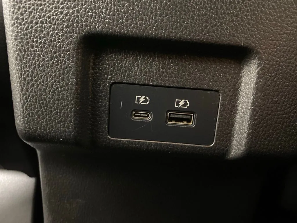 Mitsubishi Eclipse Cross photo 36