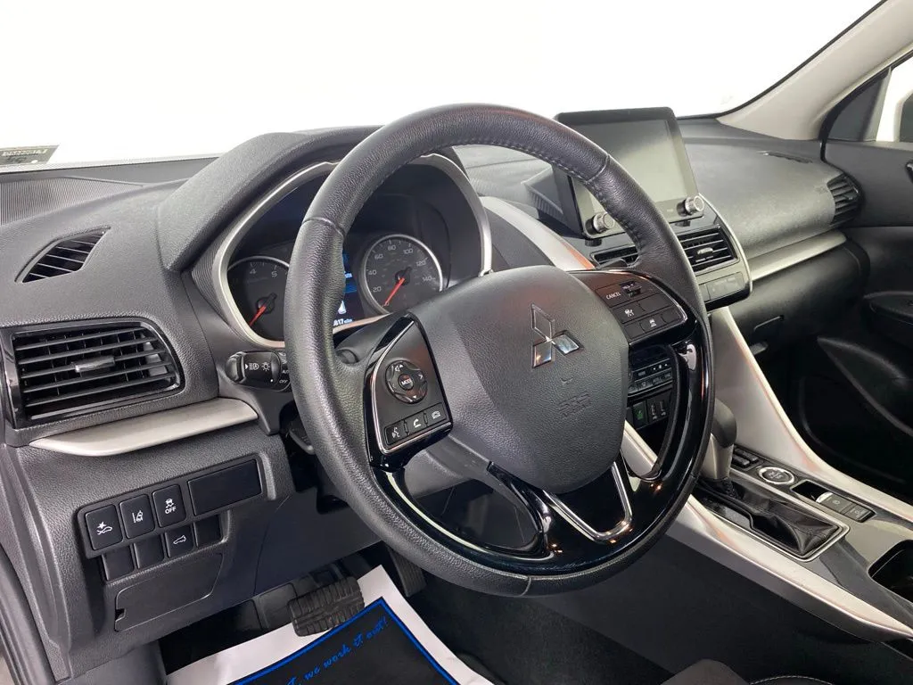 Mitsubishi Eclipse Cross photo 11