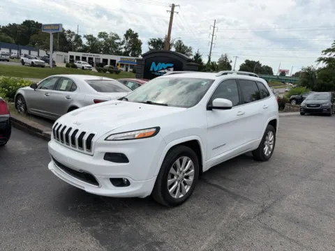 Photos of 2018 Jeep Cherokee Overland for sale in Blue Springs, MO at MAG Auto - Munsterman Automotive Group
