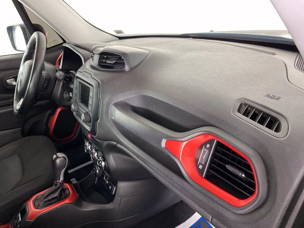 Jeep Renegade photo 38