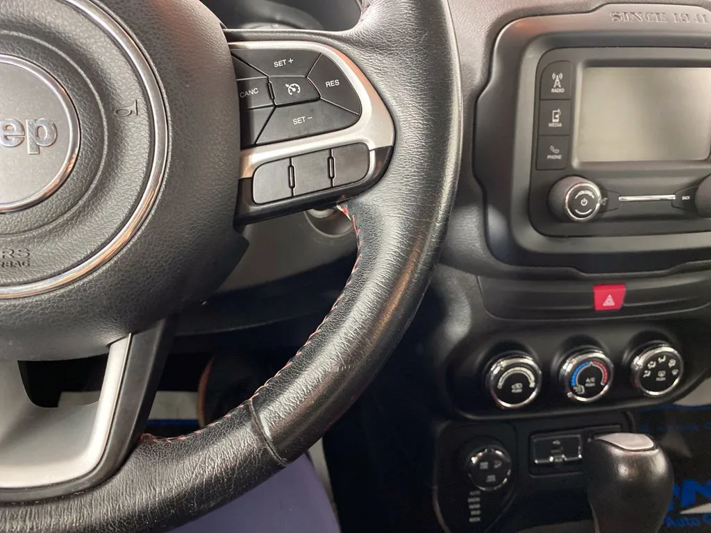 Jeep Renegade photo 25