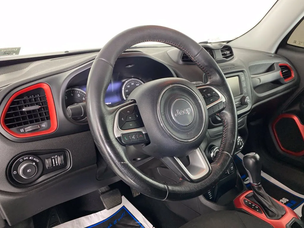 Jeep Renegade photo 11