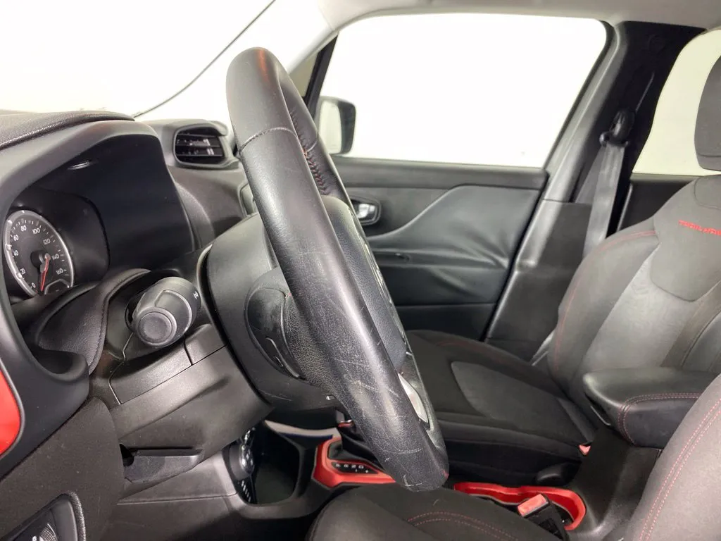 Jeep Renegade photo 29