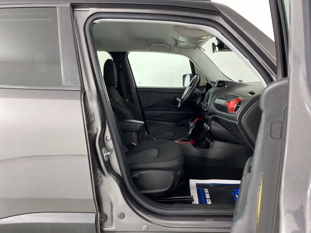 Jeep Renegade photo 37