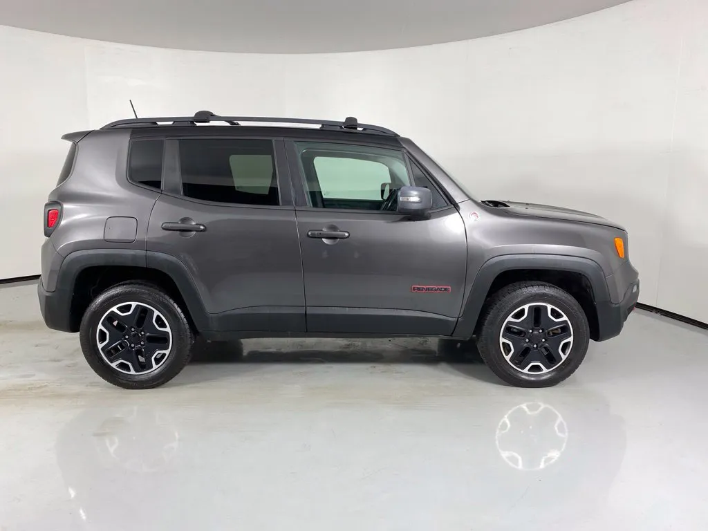 Jeep Renegade photo 8