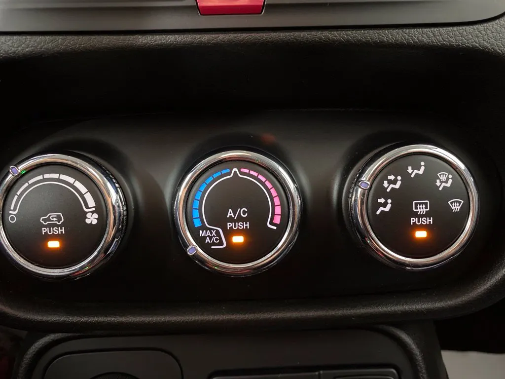 Jeep Renegade photo 20