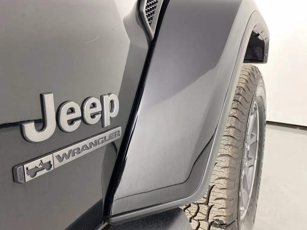 Jeep Wrangler photo 9