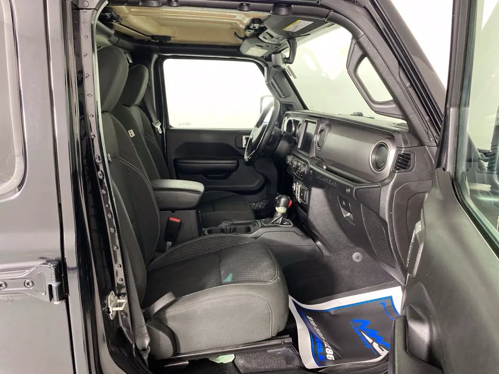 Jeep Wrangler photo 46