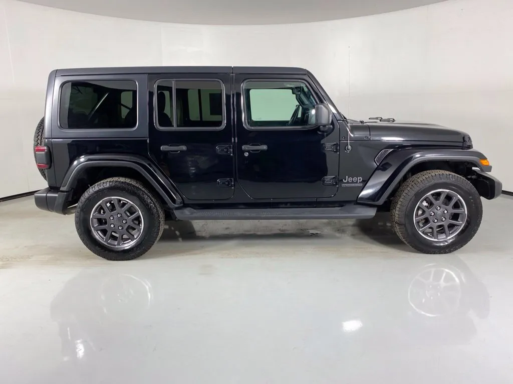 Jeep Wrangler photo 8