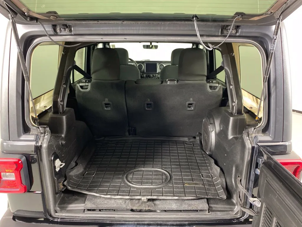 Jeep Wrangler photo 42