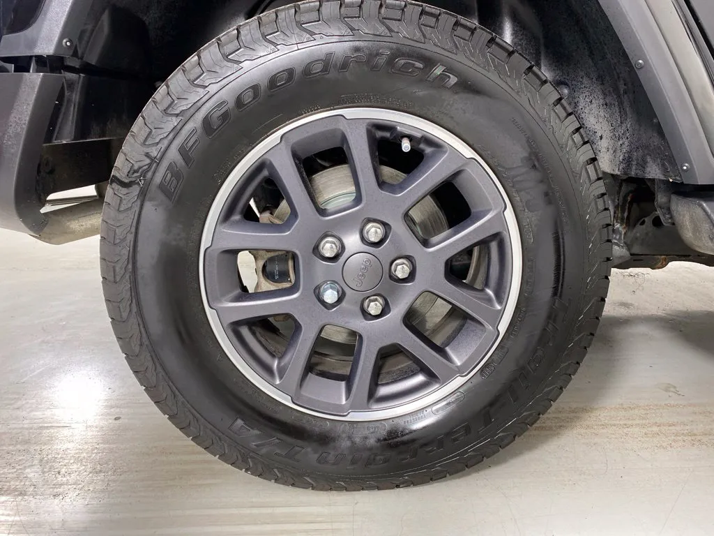 Jeep Wrangler photo 10