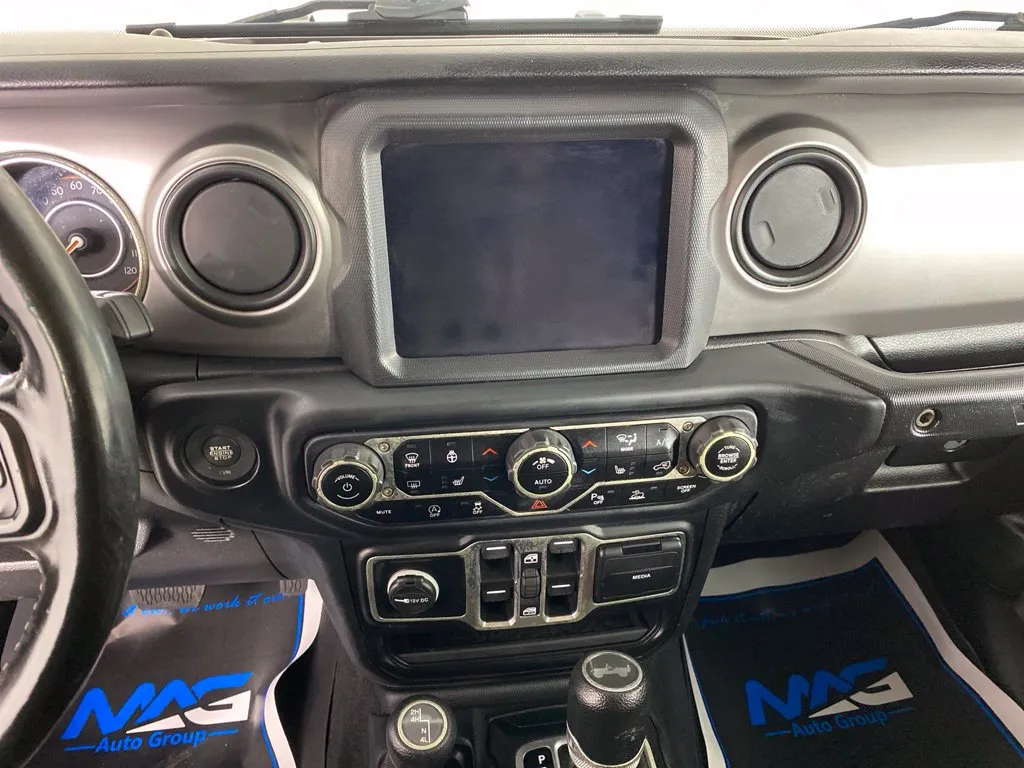 Jeep Wrangler photo 17
