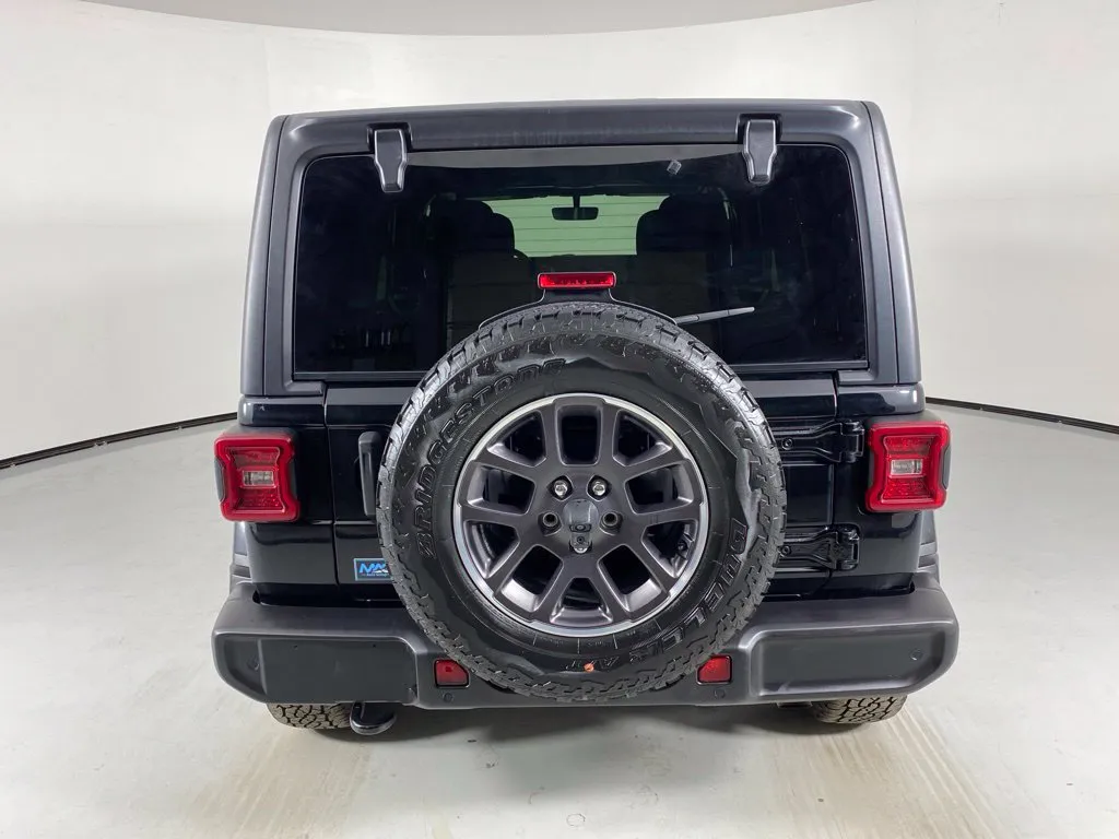 Jeep Wrangler photo 6