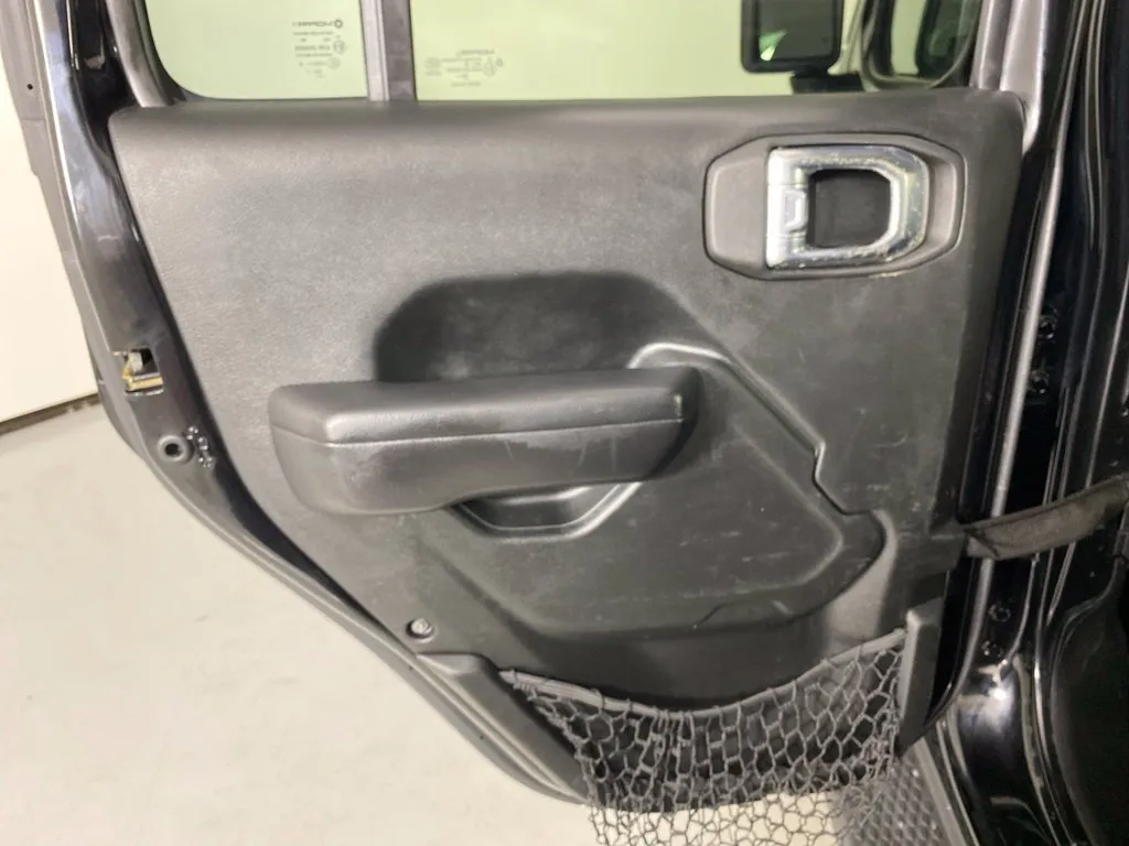 Jeep Wrangler photo 37