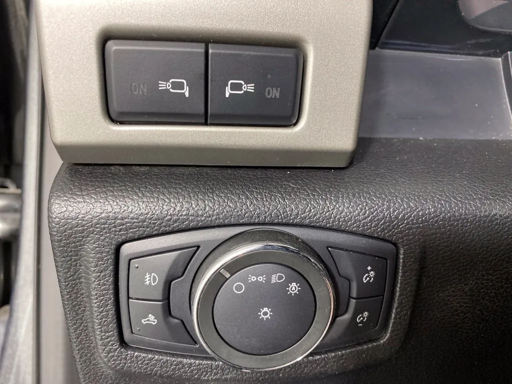 Ford F-150 photo 30