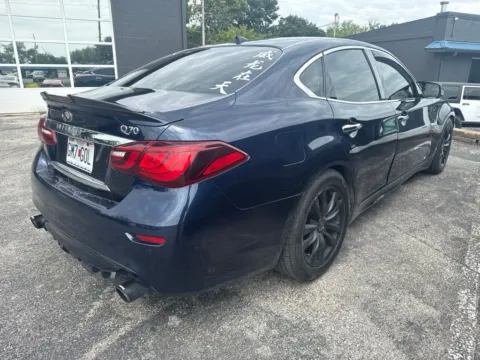 More photos of 2015 INFINITI Q70 Hybrid at MAG Auto - Munsterman Automotive Group, MO