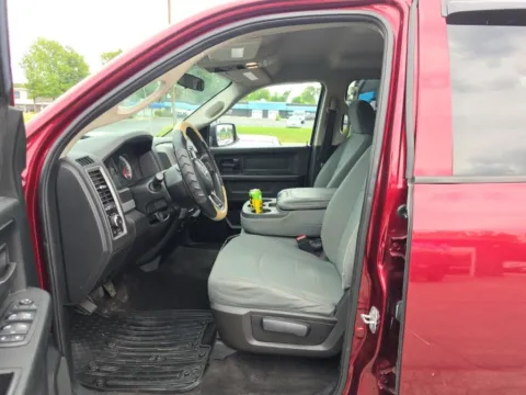 More photos of 2017 Ram 1500 Express at MAG Auto - Munsterman Automotive Group, MO