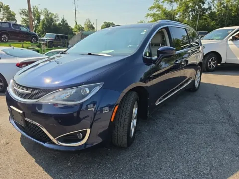 Photos of 2018 Chrysler Pacifica Touring L Plus for sale in Blue Springs, MO at MAG Auto - Munsterman Automotive Group