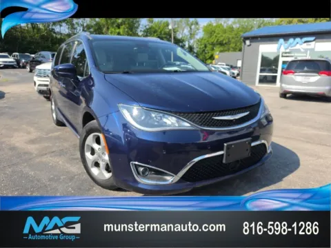 Blue 2018 Chrysler Pacifica Touring L Plus for sale in Blue Springs, MO
