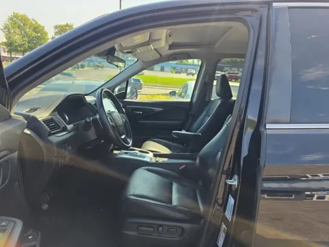 More photos of 2020 Honda Ridgeline RTL at MAG Auto - Munsterman Automotive Group, MO
