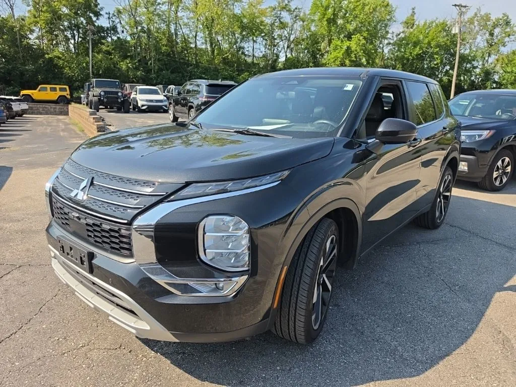 Mitsubishi Outlander photo 2