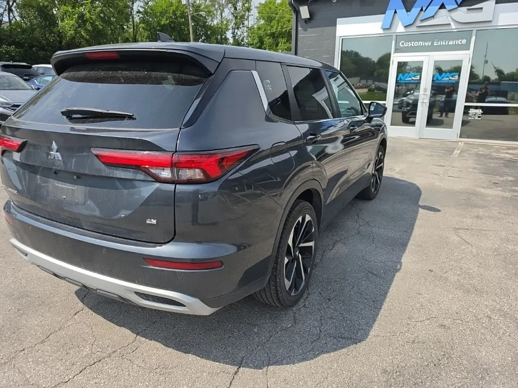 Mitsubishi Outlander photo 4