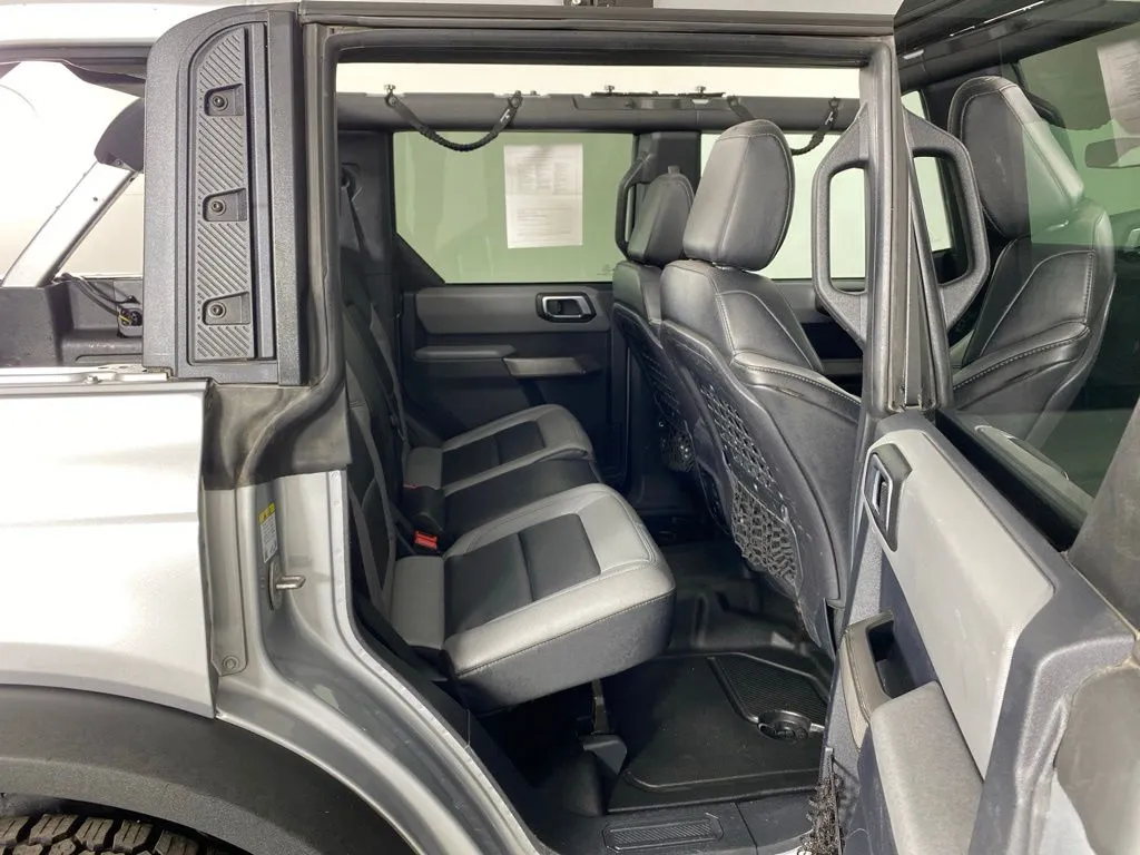 Ford Bronco photo 38