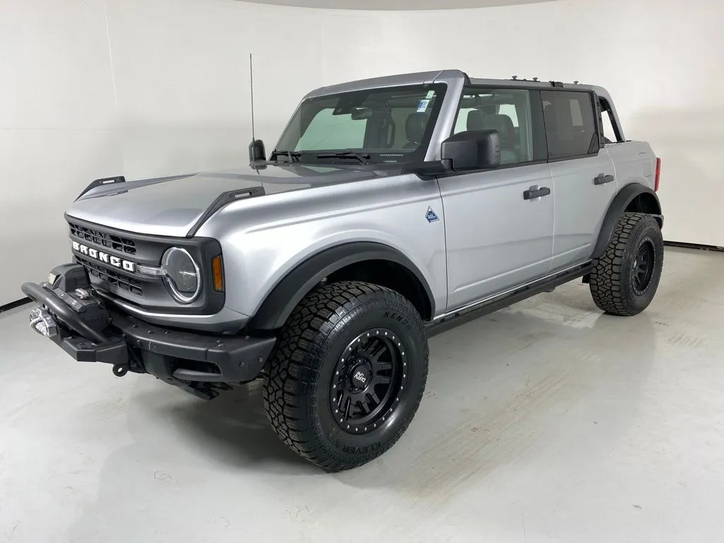 Ford Bronco photo 3