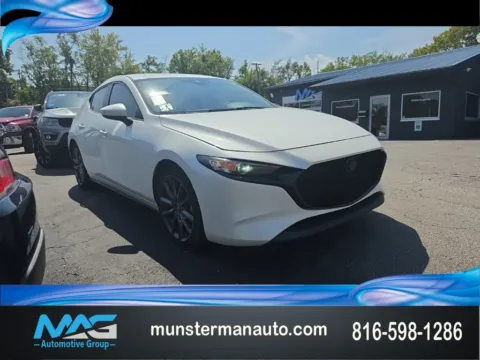 White 2019 Mazda Mazda3 for sale in Blue Springs, MO