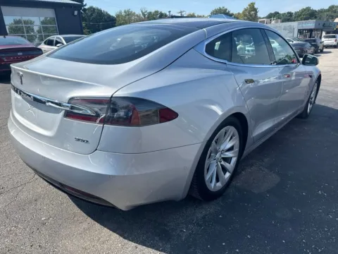 More photos of 2017 Tesla Model S 90D at MAG Auto - Munsterman Automotive Group, MO